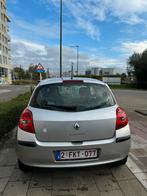 Je vends ma voiture Renault Clio 3 1.2 essence,2007, Auto's, Renault, Voorwielaandrijving, Euro 5, Stof, Zwart