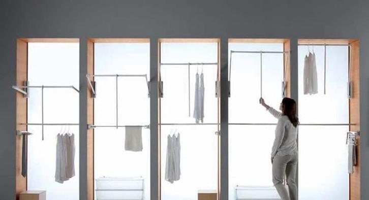 Intrekbare kledingstang (merk Servetto), Huis en Inrichting, Kasten | Kleerkasten, Zo goed als nieuw, Ophalen