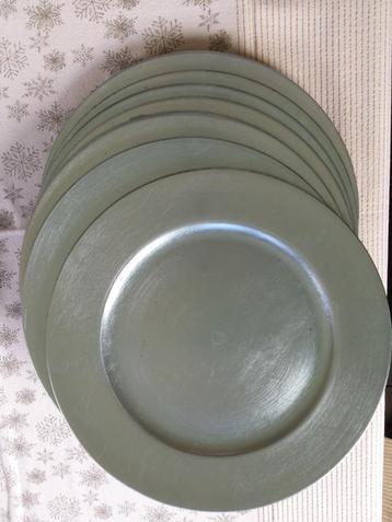 assiettes de présentation beschikbaar voor biedingen