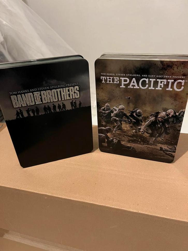 Objet de collection Band of Brothers & The Pacific, CD & DVD, DVD | Classiques, Comme neuf, Action et Aventure, 1940 à 1960, À partir de 12 ans