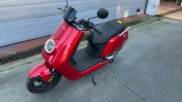 Electriche Sooter NIU, Fietsen en Brommers, Scooters | Overige merken, Zo goed als nieuw, Klasse A (25 km/u), Elektrisch, Ophalen