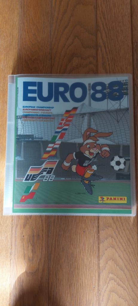 Panini Euro 1988 Duitsland prachtige set met mint leeg album, Hobby en Vrije tijd, Stickers en Plaatjes, Zo goed als nieuw, Meerdere stickers