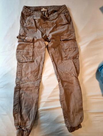 Beige/bruine cargo broek beschikbaar voor biedingen