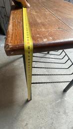 Table d appoint / porte revue, Maison & Meubles, Tables | Tables de salon, Enlèvement, Comme neuf