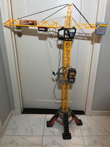 Bouwkraan en parkeertoren samen beschikbaar voor biedingen