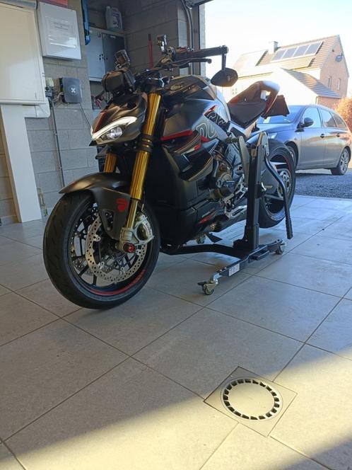 Moto, Motoren, Motoren | Ducati, Particulier, Naked bike, meer dan 35 kW, 4 cilinders, Ophalen