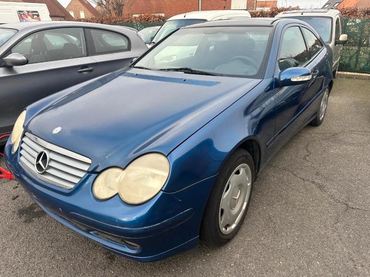 Mercedes-Benz C180 ESSENCE, Autos, Mercedes-Benz, Entreprise, Achat, Classe C, Essence, Coupé, 3 portes, Boîte manuelle, Bleu