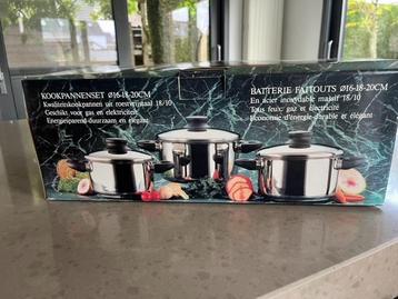 Splinternieuwe set kookpotten met deksels 6 delig beschikbaar voor biedingen
