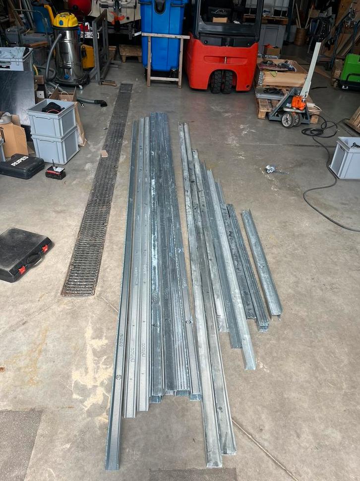 Metalstuds Gyproc, Doe-het-zelf en Bouw, Metalen, Zo goed als nieuw, Ophalen