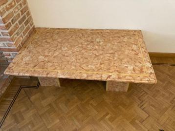 Marmeren salontafel beschikbaar voor biedingen