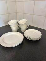 Wit Servies - 4 kopjes met bordjes en 2 grotere borden, Ophalen