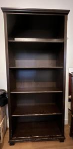 Boekenkast - stevige, zichtbaar versleten staat, Huis en Inrichting, Kasten | Boekenkasten, Ophalen, Met plank(en), Gebruikt, Style IKEA mais j'ai plus trouvé le modèle.