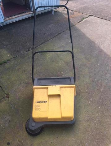 Borstelmachine  van karcher beschikbaar voor biedingen