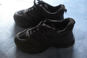 *VAL* Zwarte sneakers, dames/meisjes. mt 39  beschikbaar voor biedingen