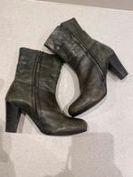 Lederen enkellaarsjes met hak in groen maat 38, Kleding | Dames, Schoenen, Lage of Enkellaarzen, Ophalen of Verzenden, Zo goed als nieuw