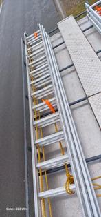Solide ladder 3x18, Doe-het-zelf en Bouw, Ladders en Trappen, Ophalen, Zo goed als nieuw, Ladder