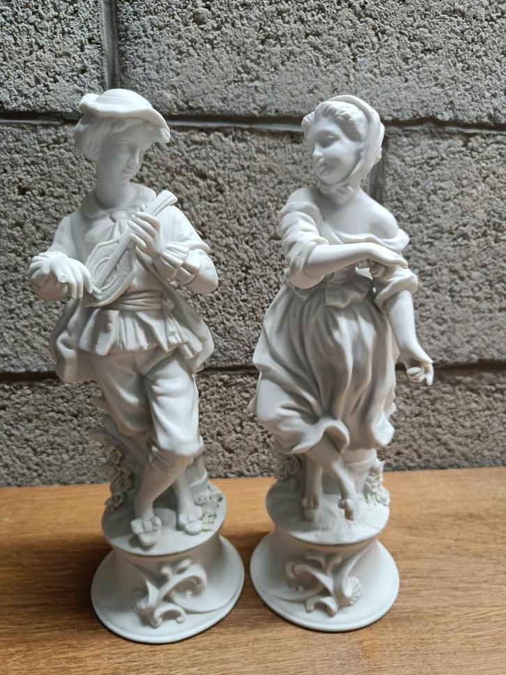 set van 2 oude bisquit beeldjes en een bisquit heiligenbeeld, Antiek en Kunst, Antiek | Porselein, Ophalen