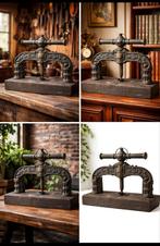 Ancienne presse à vis en fonte  imprimeur atelier industriel