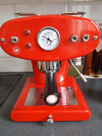 Machine à Espresso Illy E.S.E., design Luca Trazzi, Enlèvement, Comme neuf