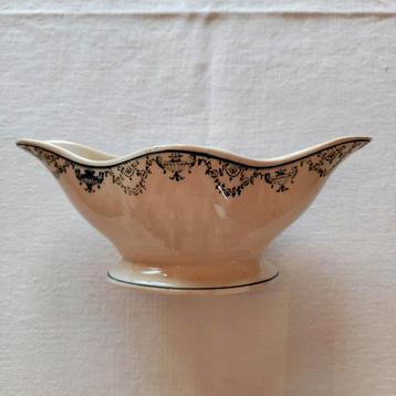 St Amand Antieke gepatineerde sauskom beschikbaar voor biedingen