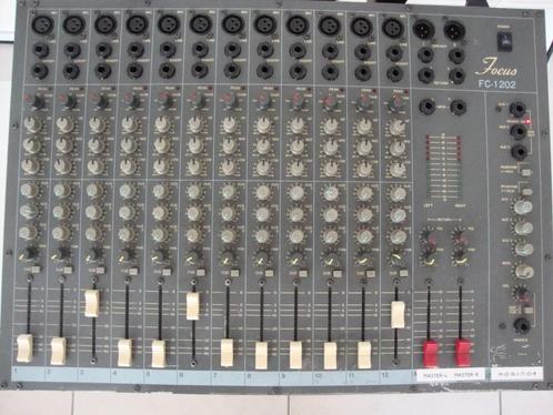 Mengpaneel 12 kanalen merk FOCUS FC-1202, Muziek en Instrumenten, Mengpanelen, Gebruikt, 10 tot 20 kanalen, Microfooningang, Ophalen of Verzenden