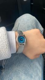 Saksisch horloge met blauwe wijzerplaat, Handtassen en Accessoires, Armbanden, Blauw, Gebruikt
