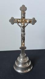 Belle croix en métal avec Jésus, Enlèvement ou Envoi