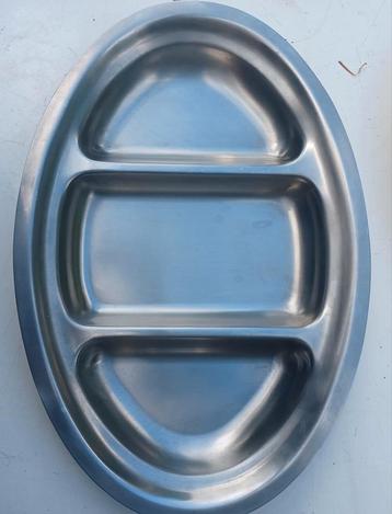 Plateaux  à compartiments  beschikbaar voor biedingen