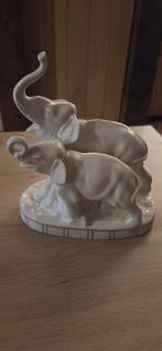 Porseleinen beeld van 2 olifanten, Antiek en Kunst, Ophalen of Verzenden