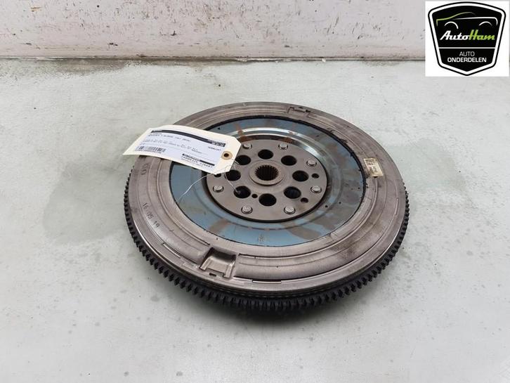 VLIEGWIEL Mercedes-Benz C Estate (S205) (|A2740300000|), Auto-onderdelen, Motor en Toebehoren, Mercedes-Benz, Gebruikt