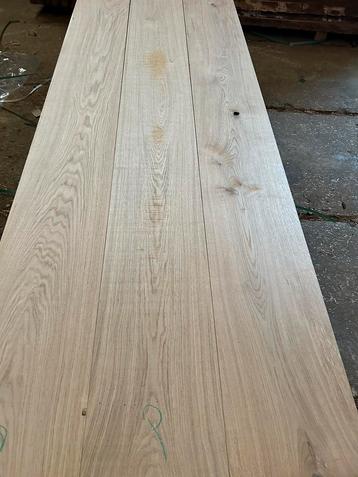 Eiken jumbo boards te koop. 320 en 260x25 mm. Voorgeschaafd 