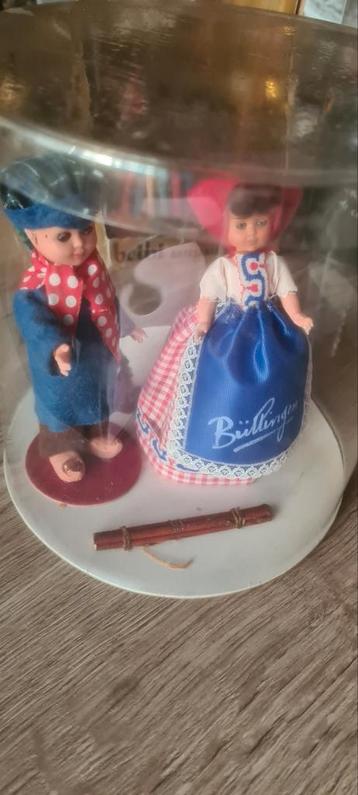 Vintage klederdracht verzameling poppetjes. beschikbaar voor biedingen