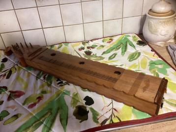 Hummel snaarinstrument beschikbaar voor biedingen