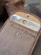 WWII US metal pocket mirror "Ernest M.Kroher", Verzamelen, Ophalen of Verzenden