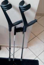Deux béquilles de marche et une pince de Préhension., Divers, Béquilles, Enlèvement
