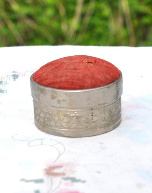 ancienne boite pelote a aiguille de couturiere, Antiquités & Art, Antiquités | Autres Antiquités, Enlèvement ou Envoi