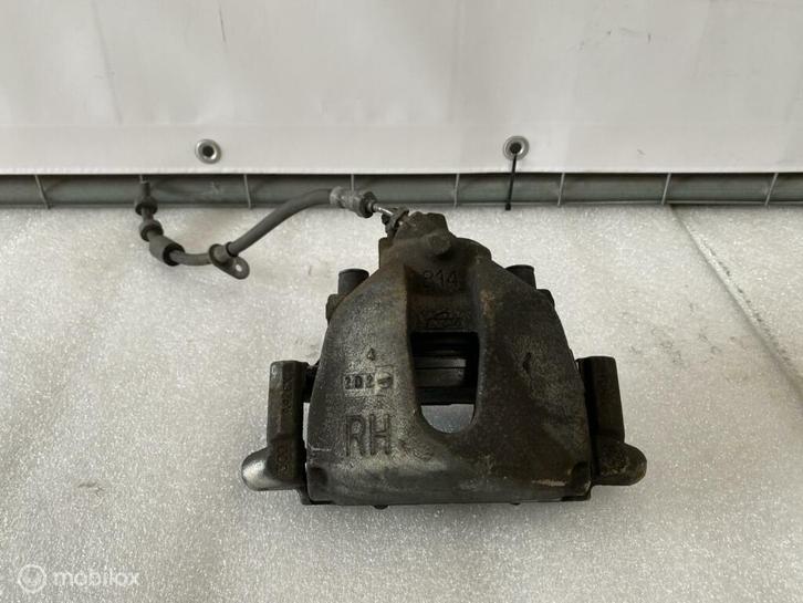 Remklauw Voor Rechts Ford Focus 3 1.6 Benz ORIGINEEL 1682875, Auto-onderdelen, Remmen en Aandrijving, Mazda, Gebruikt, Ophalen of Verzenden