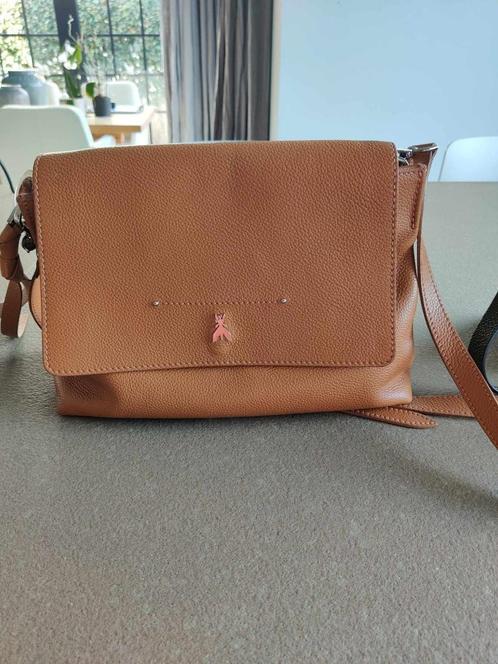 Handtas Patricia Pepe, Handtassen en Accessoires, Tassen | Damestassen, Zo goed als nieuw, Handtas, Bruin, Ophalen of Verzenden