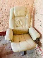Relaxfauteuil om te geven, Huis en Inrichting, Fauteuils, Ophalen, Zo goed als nieuw