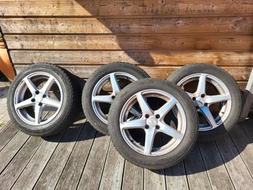 Set winterbanden 205/55R16 beschikbaar voor biedingen