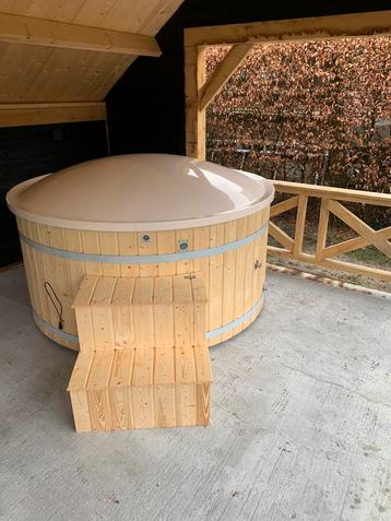 HOTTUB COMFORT | interne kachel | led verlichting  beschikbaar voor biedingen