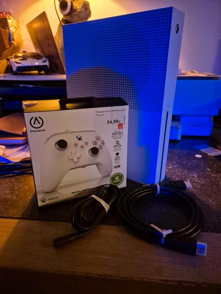 Xbox One S + Controller, Games en Spelcomputers, Spelcomputers | Xbox One, Zo goed als nieuw, Xbox One, 1 TB, Met 1 controller