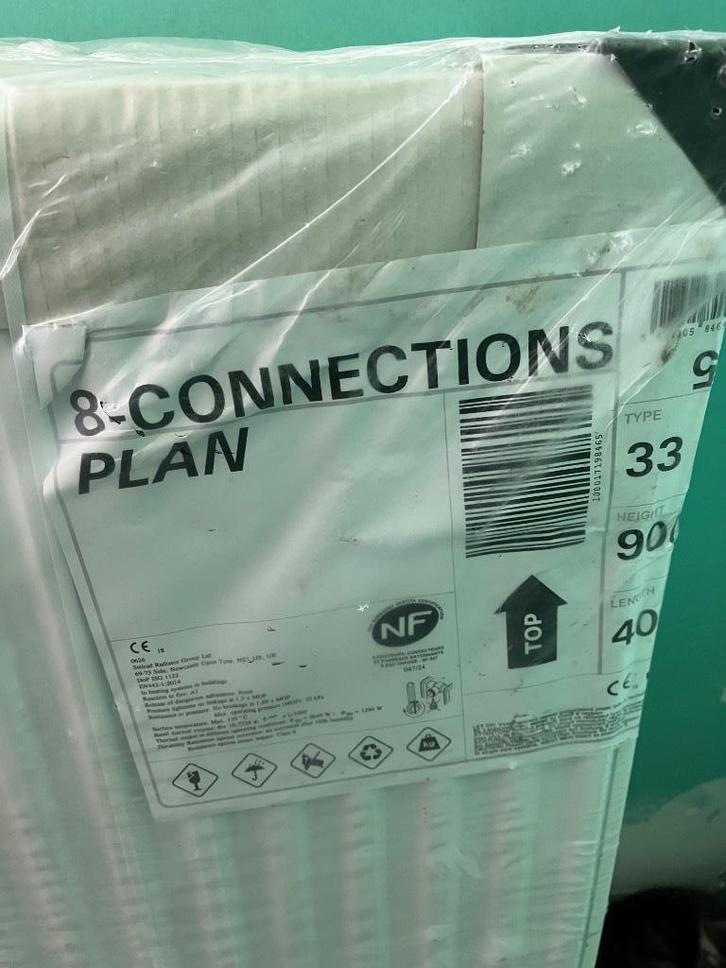 Radiateur commandé par erreur (vanne à droite ), Doe-het-zelf en Bouw, Verwarming en Radiatoren, Nieuw, Radiator, 800 watt of meer