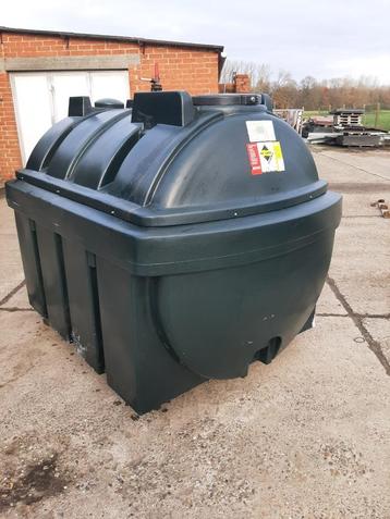 Mazouttank dubbelwandig 2700 liter beschikbaar voor biedingen