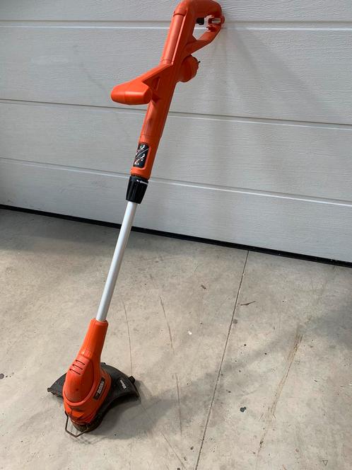 Grastrimmer Black & Decker (inclusief nieuw bobijn)., Tuin en Terras, Grastrimmers, Zo goed als nieuw, Elektrisch, 10 tot 30 cm