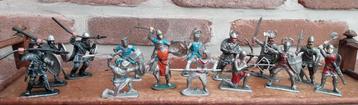 Vintage plastic speelfiguurtjes beschikbaar voor biedingen