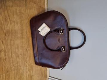 Handtas leder beschikbaar voor biedingen