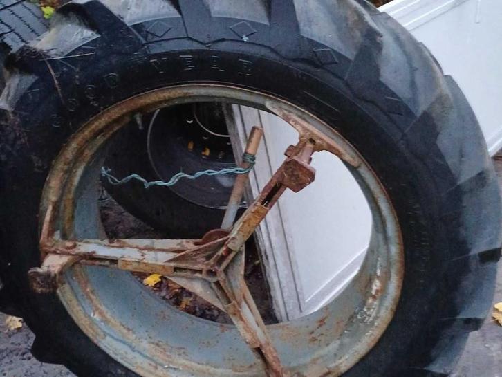 Set koeiwielen / opzet-dubbelwielen voor tractor – 32 inch, Zakelijke goederen, Landbouw | Onderdelen | Banden, Velgen en Assen