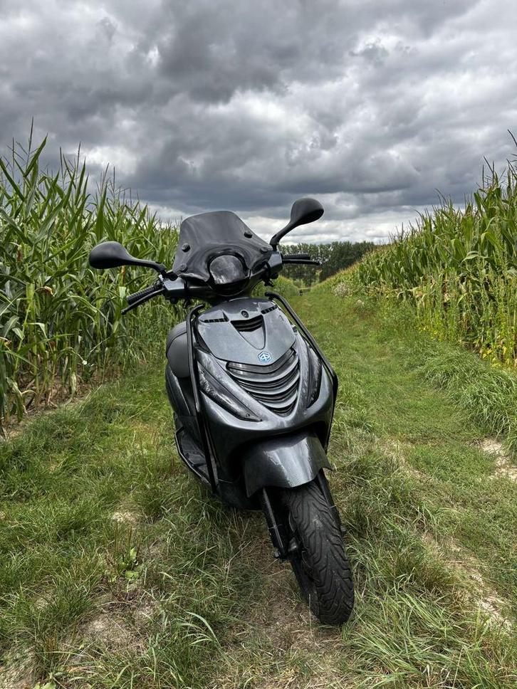 Piaggio zip 4t a klasse (58km/h), Fietsen en Brommers, Scooters | Piaggio, Gebruikt, Zip, Klasse A (25 km/u), Benzine, Ophalen