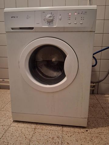 Wasmachine beschikbaar voor biedingen